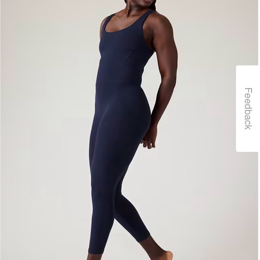 NWT Athleta Salutation Stash 7/8